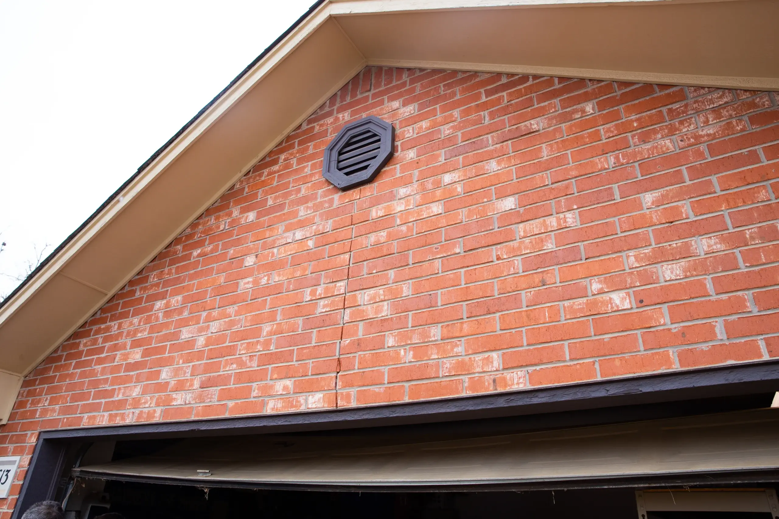 What is Sagging Garage Lintel